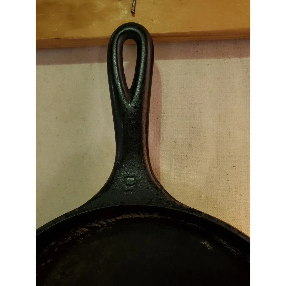 Vintage WAGNER WARE Cast Iron No. 6 Skillet 1056 Z - SITS FLAT Frying Pan Nice